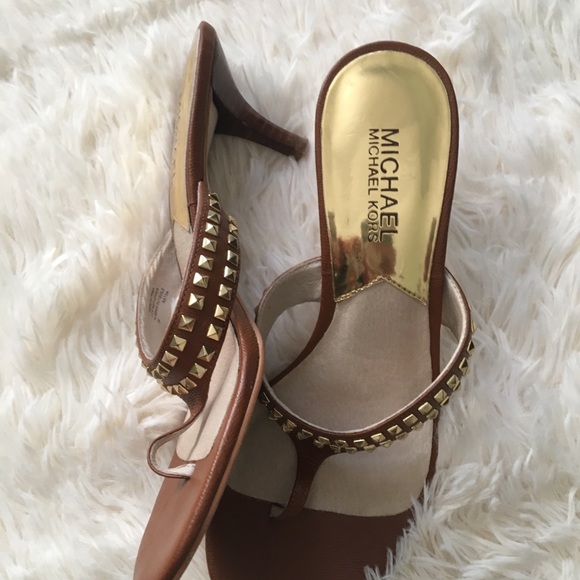 Michael Kors stud thong sandal. 7 - Picture 3 of 5